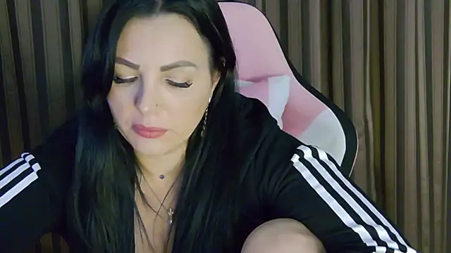 ReiyaRey online show from February 9, 2025, 11:15 pm