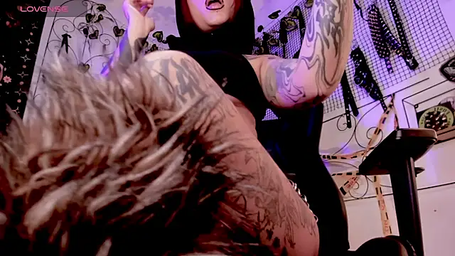 Snapshot of Agatha_BDSM chatting on April 23, 2026, 9:28 pm Agatha BDSM online show from April 23, 2026, 9:28 pm