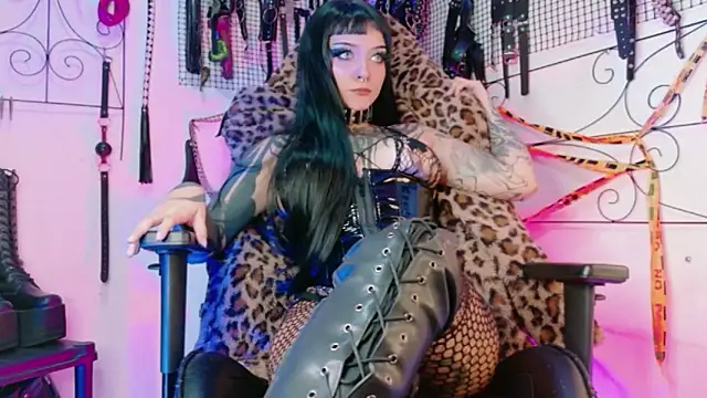 Snapshot of Agatha_BDSM chatting on April 30, 2026, 8:15 pm Agatha BDSM online show from April 30, 2026, 8:15 pm