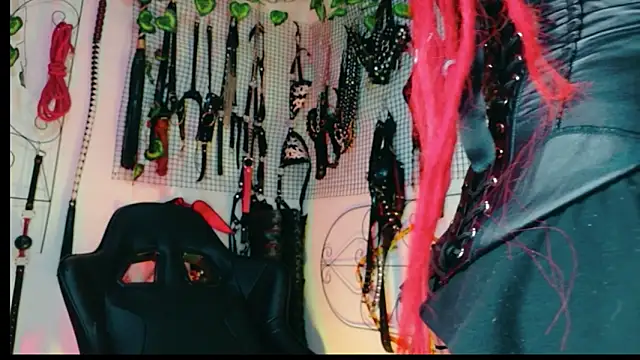 Snapshot of Agatha_BDSM chatting on May 2, 2026, 11:43 pm Agatha BDSM online show from May 2, 2026, 11:43 pm
