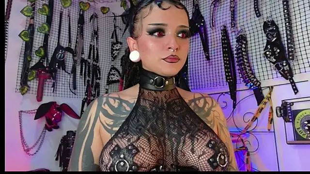 Snapshot of Agatha_BDSM chatting on May 5, 2026, 9:56 pm Agatha BDSM online show from May 5, 2026, 9:56 pm