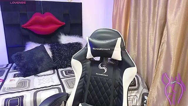 Majuu   online show from December 3, 2025, 12:25 pm