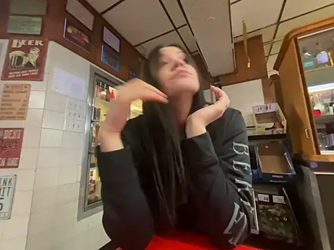 skinwalkingzombie online show from February 18, 2025, 4:26 am