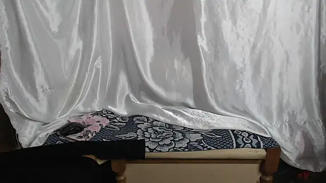 Burberrry  online show from February 10, 2026, 8:13 pm