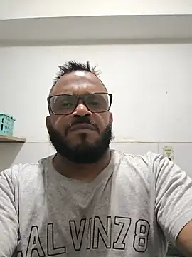 morenorj17 online show from July 9, 2026, 9:02 am
