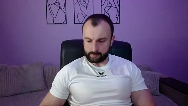 brindlefly6969 online show from April 13, 2026, 10:32 am