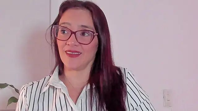 Jessica Herrera  online show from May 27, 2026, 9:56 pm