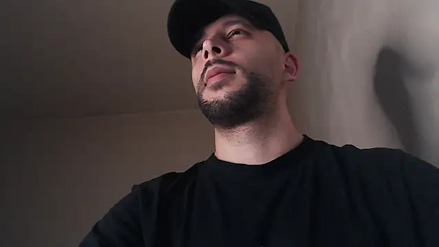 Snapshot of henryaxe chatting on May 20, 2026, 9:48 am henryaxe online show from May 20, 2026, 9:48 am