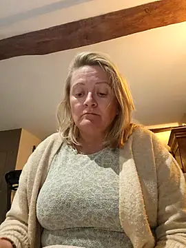 lady charlyne online show from February 18, 2025, 6:47 pm