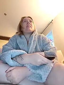 lady charlyne online show from September 16, 2025, 6:09 pm