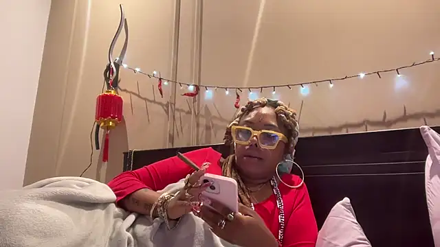 ChocolateCakeQueen online show from March 7, 2025, 4:13 am