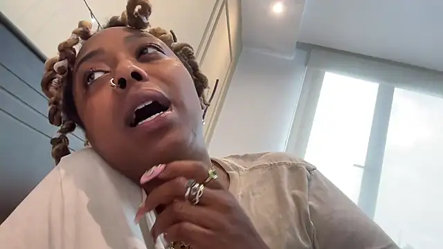 ChocolateCakeQueen online show from March 9, 2025, 12:20 pm