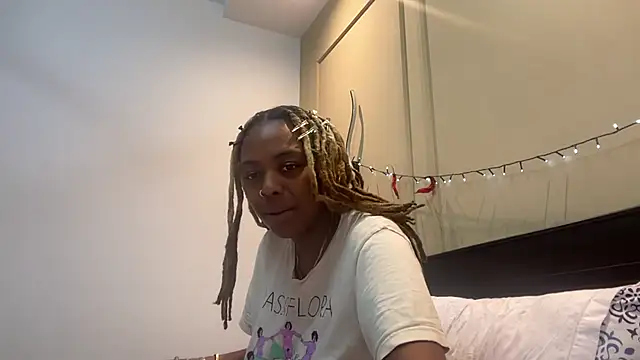 ChocolateCakeQueen online show from March 16, 2025, 4:09 am