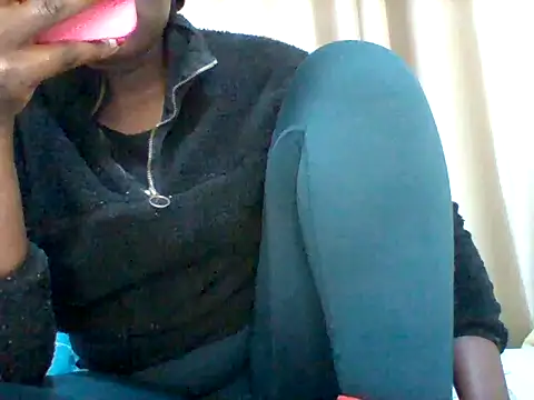 Snapshot of sexy_cutelips chatting on July 6, 2026, 6:10 pm sexy cutelips online show from July 6, 2026, 6:10 pm