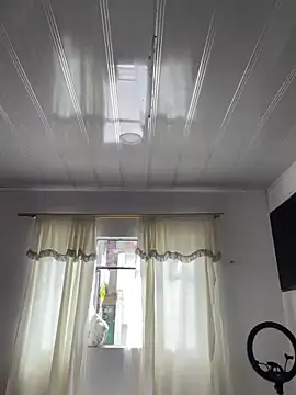 hannahb-e online show from November 19, 2025, 3:23 pm