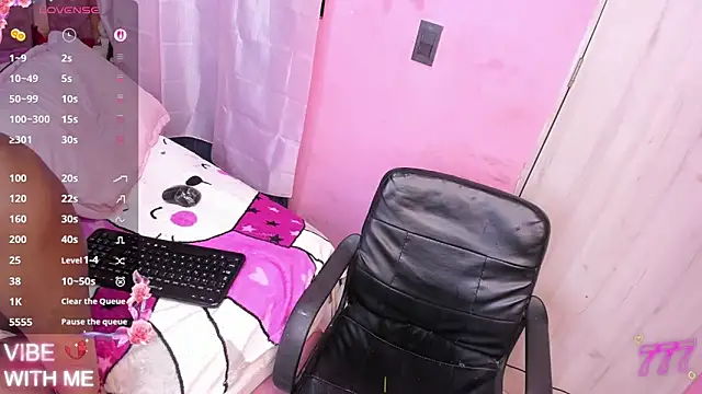 shenielxx online show from June 15, 2026, 3:31 am