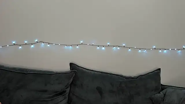 JennyRosh online show from March 4, 2026, 9:32 pm