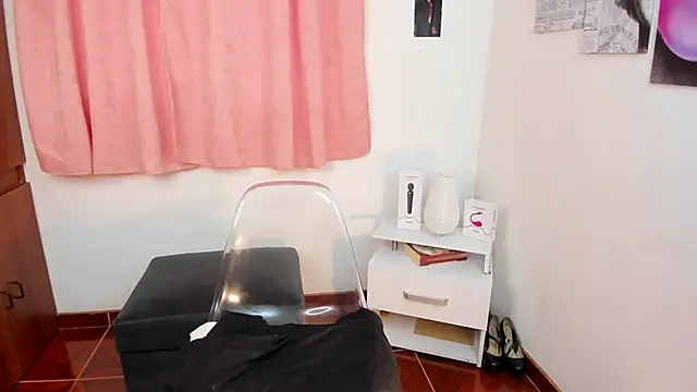 Snapshot of Michelle_se chatting on February 28, 2025, 12:09 pm Michelle se online show from February 28, 2025, 12:09 pm