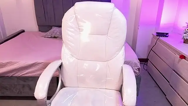 Snapshot of iam_sofiia chatting on February 15, 2026, 8:16 pm iam sofiia online show from February 15, 2026, 8:16 pm