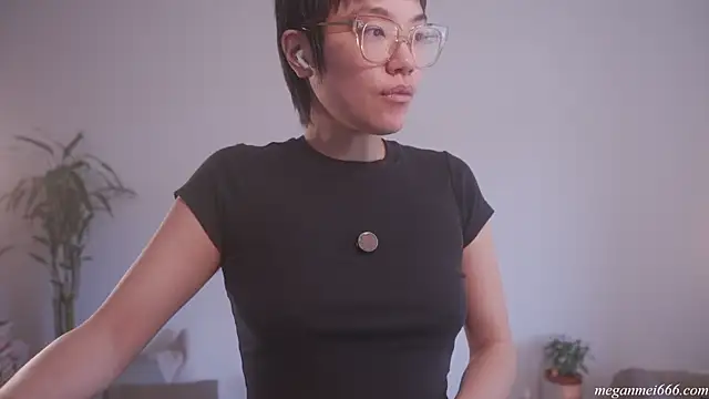 meganmei666 online show from April 15, 2026, 6:04 pm