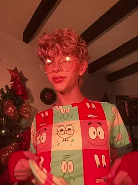 lyamthommpson online show from December 16, 2025, 8:58 pm