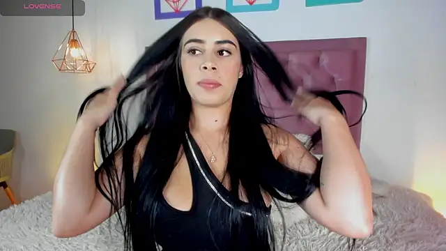 Snapshot of susan_zc chatting on February 7, 2025, 8:42 pm susan zc online show from February 7, 2025, 8:42 pm