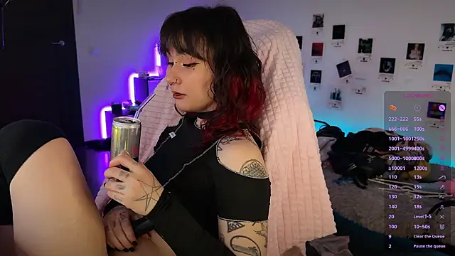 deadlysweet online show from February 12, 2026, 2:39 am