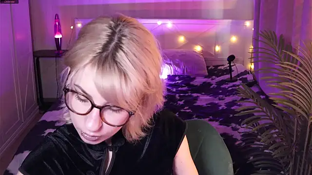  Moonlight t online show from April 8, 2026, 7:52 am