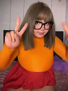 CharlotteMillers online show from January 14, 2026, 3:23 am