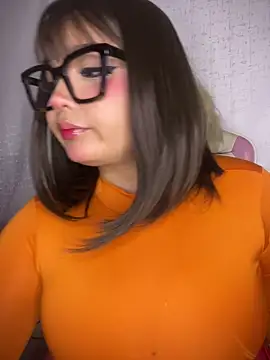 CharlotteMillers online show from February 26, 2026, 5:39 am