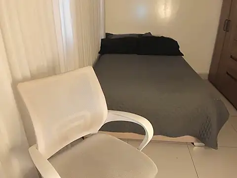 kiaraowen online show from June 3, 2026, 10:37 pm