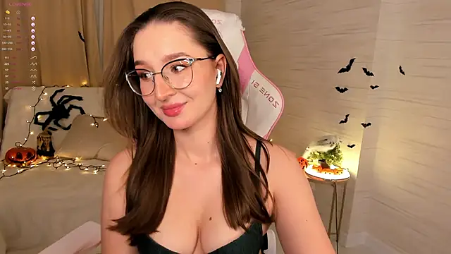 AnnikaAllison online show from October 29, 2025, 1:35 pm