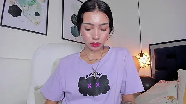 amysc online show from October 31, 2025, 1:23 pm