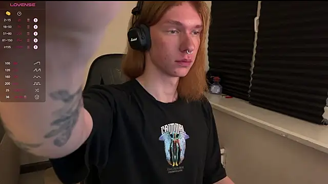 carthylovvve online show from February 15, 2026, 4:03 pm