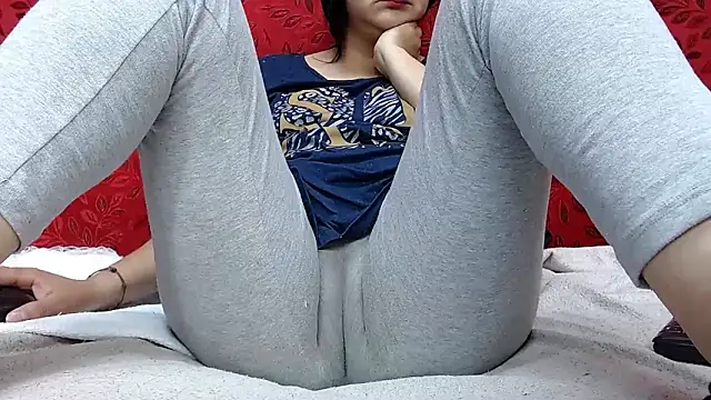 MELANIE SEX69 online show from November 24, 2025, 9:25 pm