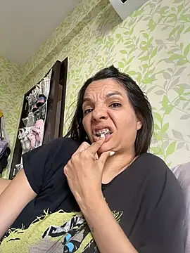 samilux5 online show from March 22, 2026, 6:44 pm