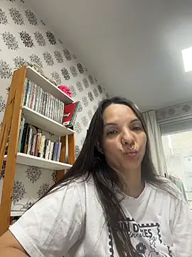 Snapshot of samilux5 chatting on April 21, 2026, 4:01 pm samilux5 online show from April 21, 2026, 4:01 pm