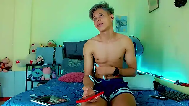 Liamscott  online show from March 29, 2026, 8:09 pm