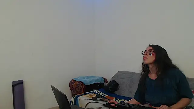 Snapshot of CoreAlejito chatting on June 16, 2026, 7:49 pm CoreAlejito online show from June 16, 2026, 7:49 pm