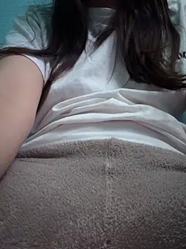 Snapshot of rossana99_ chatting on April 19, 2026, 10:14 am rossana99 online show from April 19, 2026, 10:14 am
