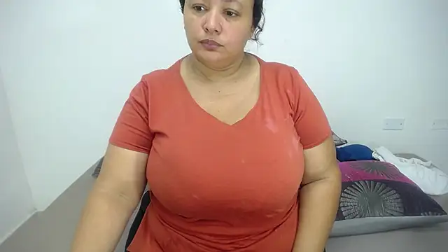 Snapshot of CrushOnMe_ chatting on June 20, 2026, 12:30 pm CrushOnMe online show from June 20, 2026, 12:30 pm