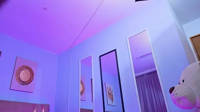 sarah cruzz  online show from March 3, 2026, 12:39 am