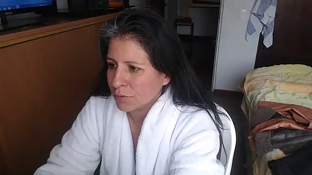 Snapshot of LucifernandaSw chatting on February 5, 2025, 11:55 am LucifernandaSw online show from February 5, 2025, 11:55 am