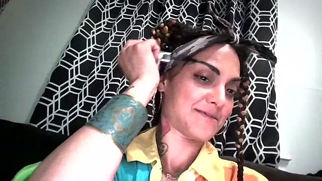Snapshot of StripKi chatting on October 24, 2025, 1:57 am StripKi online show from October 24, 2025, 1:57 am