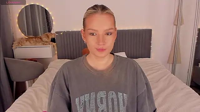 CassieRayss online show from February 24, 2026, 11:41 am