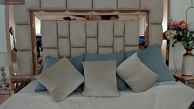 Snapshot of emma_castilloo chatting on November 2, 2025, 10:01 pm emma castilloo online show from November 2, 2025, 10:01 pm