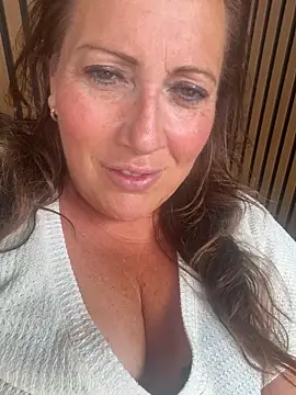 Snapshot of xsexycurvymilf chatting on June 17, 2026, 2:07 pm xsexycurvymilf online show from June 17, 2026, 2:07 pm