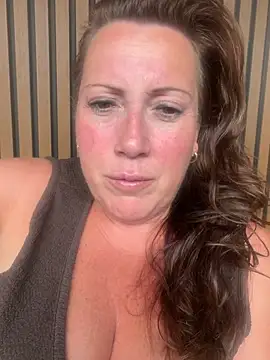 xsexycurvymilf online show from July 13, 2026, 7:05 pm