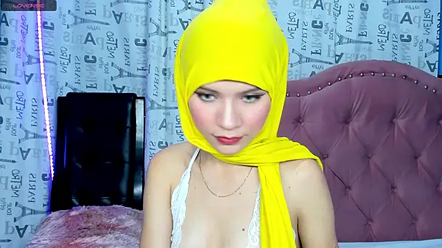 Snapshot of hanaa_18 chatting on December 3, 2024, 2:36 am hanaa 18 online show from December 3, 2024, 2:36 am