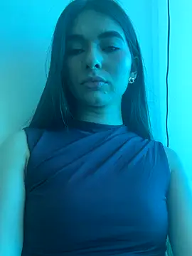 Coralinee 01 online show from November 21, 2025, 3:11 pm